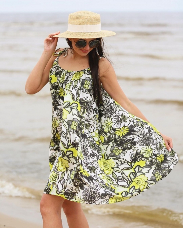 Dress model 22
