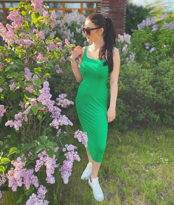Dress model 16